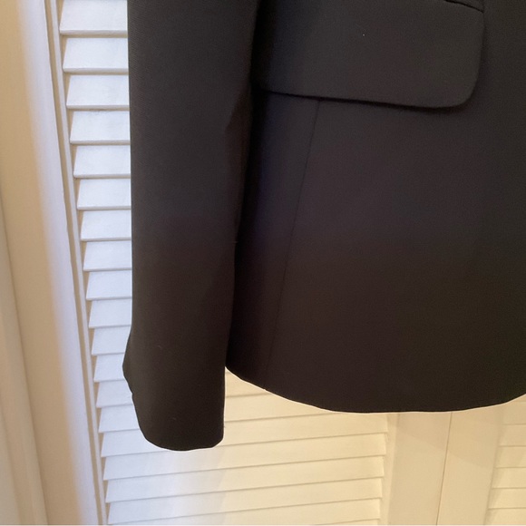 Tahari Black Two Button Blazer, Size 4 - Picture 5 of 12